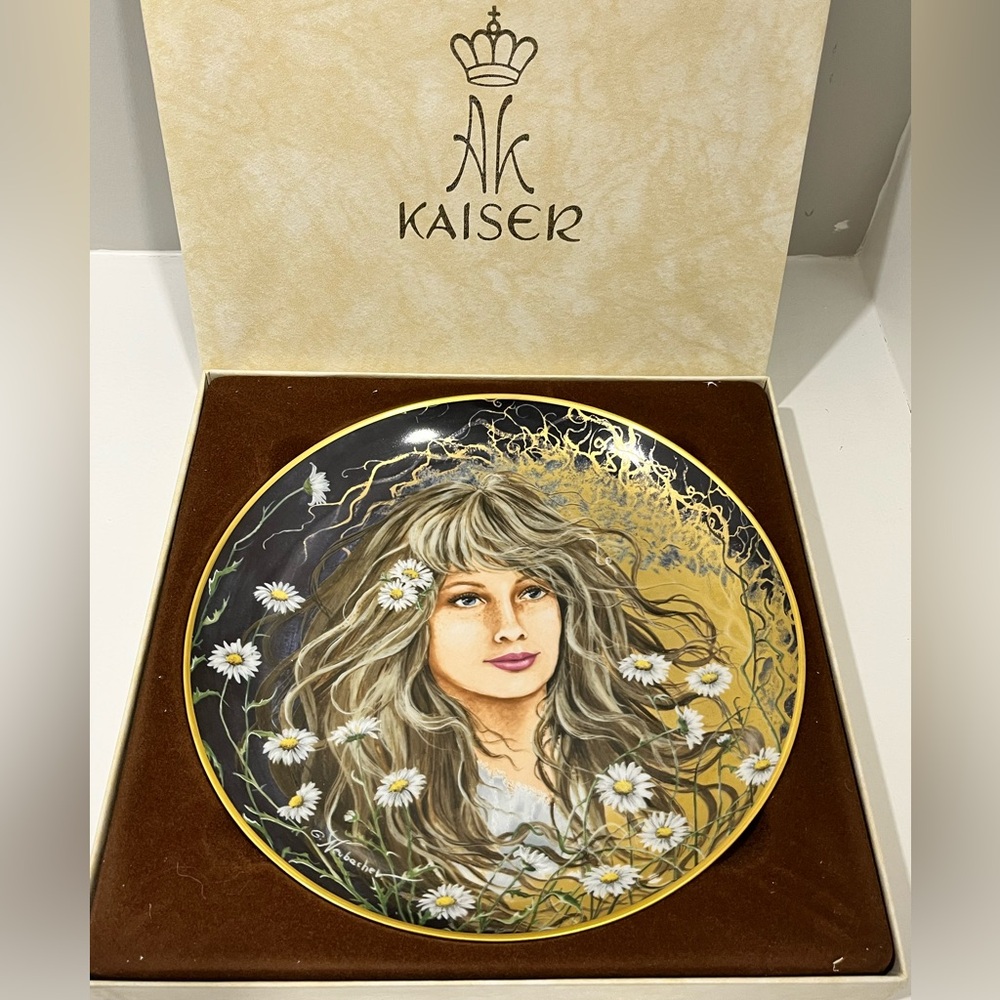 Kaiser Romantic Portraits “Daisy” Gerda Neubacher Collector Plates 1980s vintage